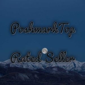 Poshmark Top Rated Seller!🌻